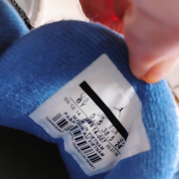 Nike Air Retro 3s - Picture 6 of 6